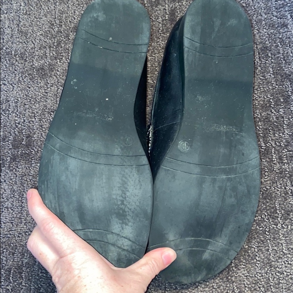 Cherokee Clogs - image 3